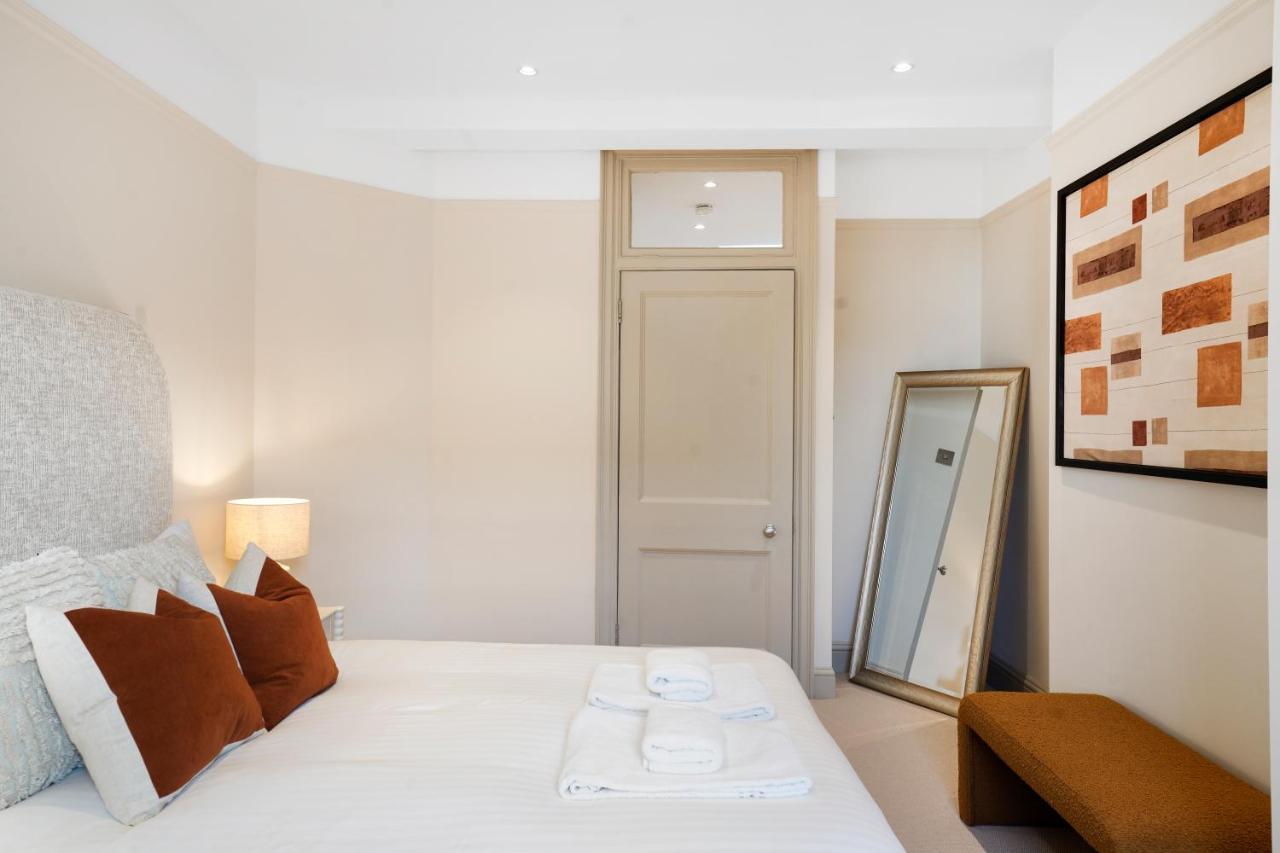 Spacious And Modern 4 Beds Home In Kensington London Eksteriør billede