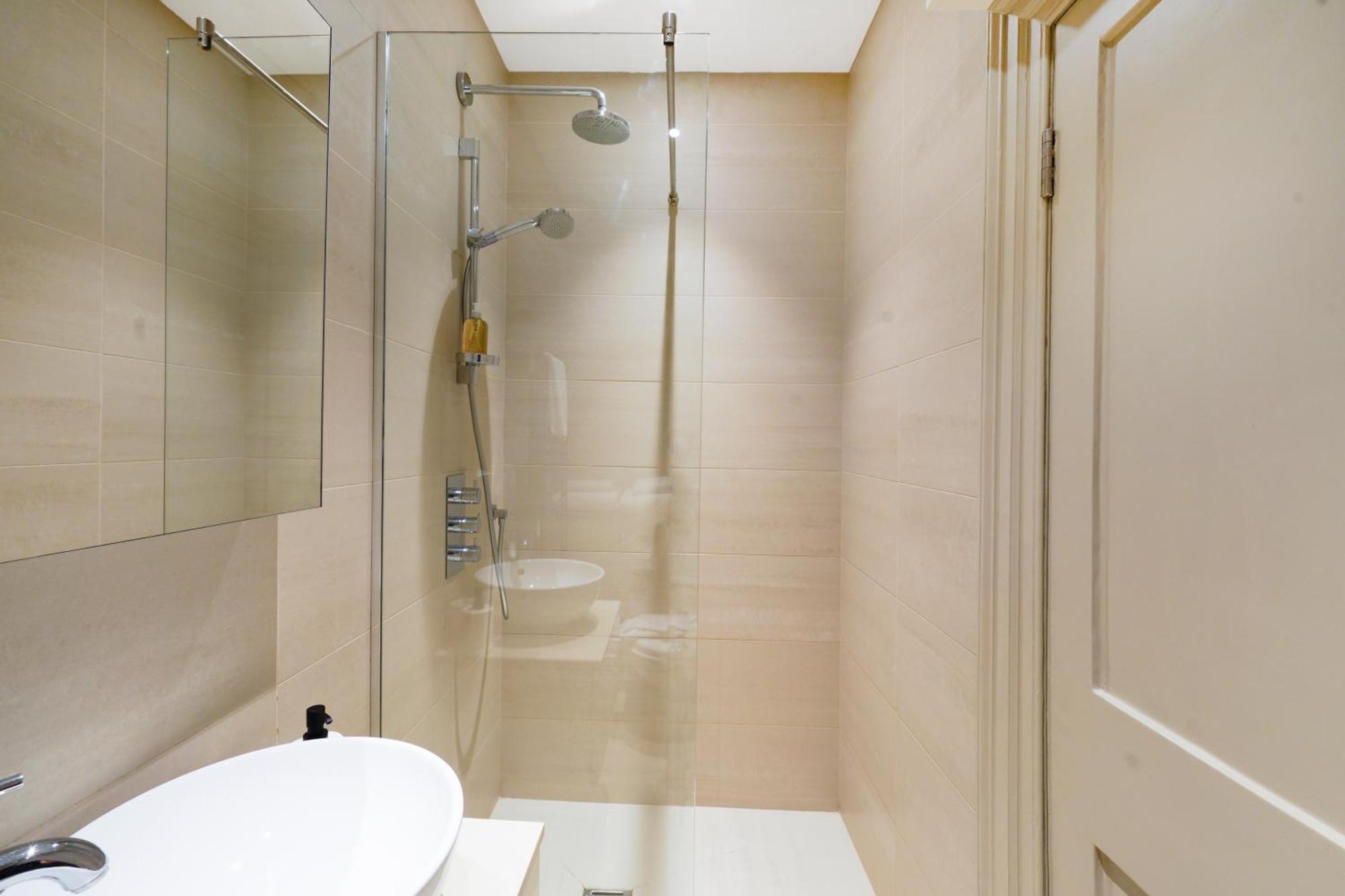 Spacious And Modern 4 Beds Home In Kensington London Eksteriør billede