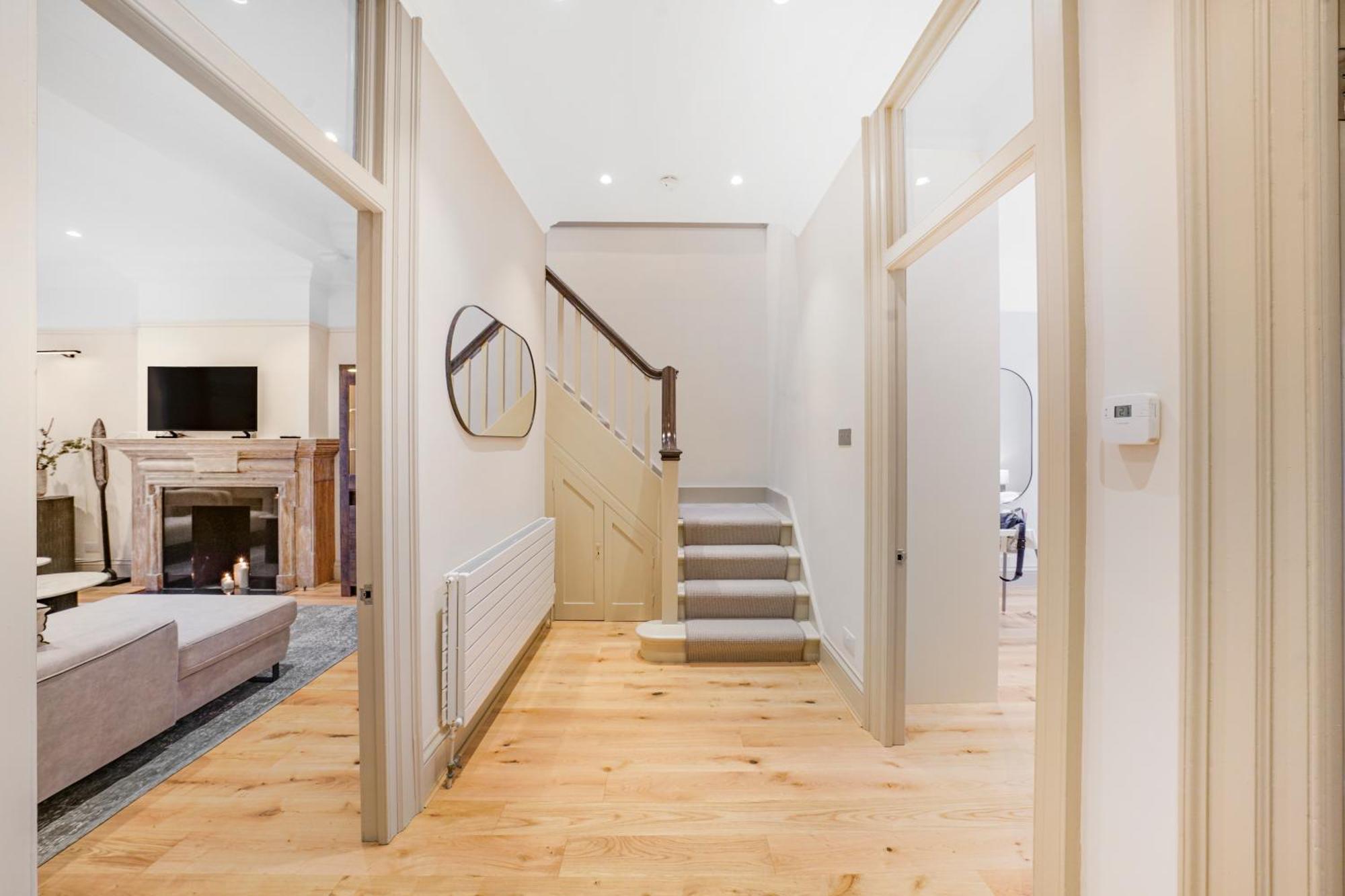 Spacious And Modern 4 Beds Home In Kensington London Eksteriør billede